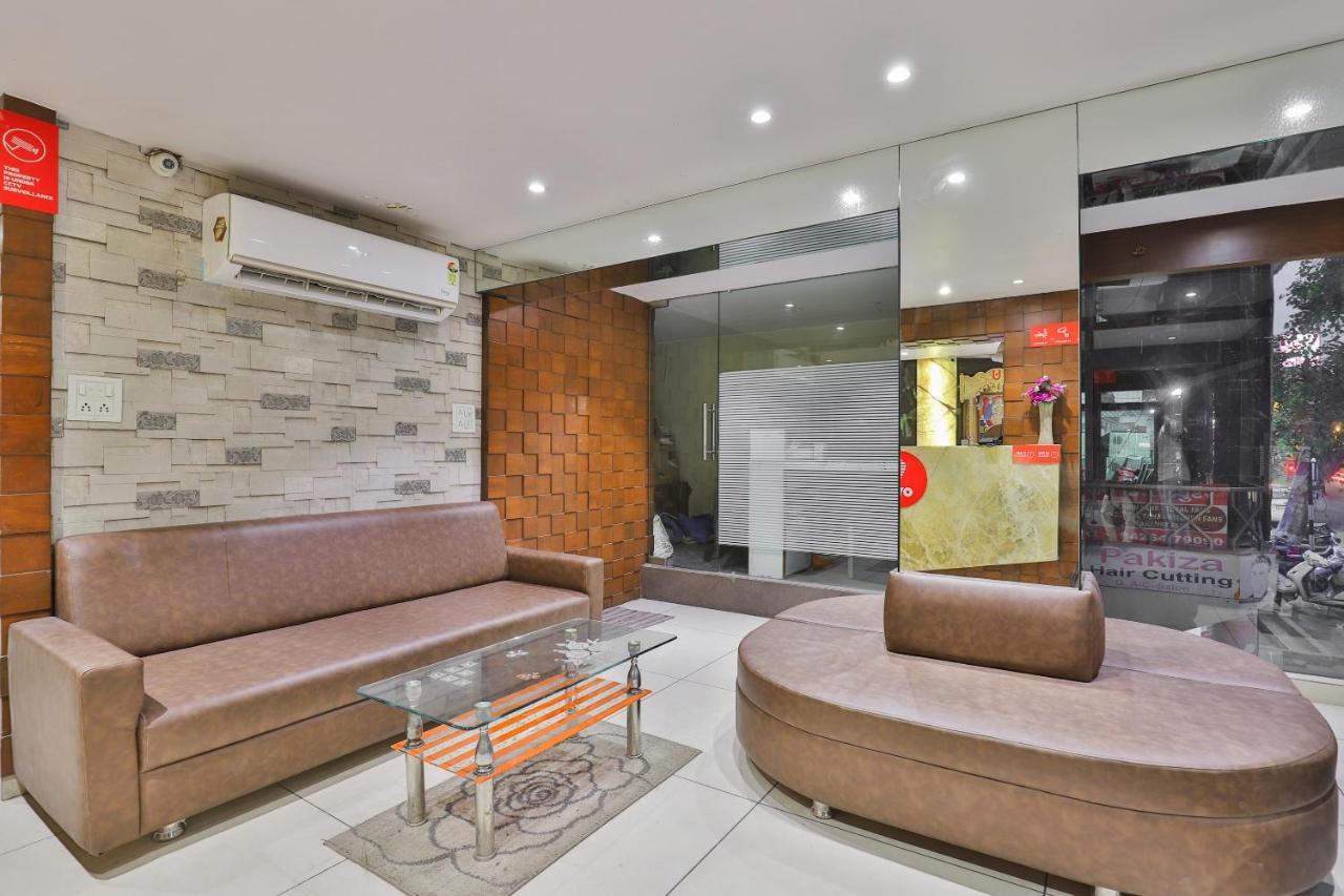 Oyo 1389 Hotel Relax Inn Surat Esterno foto